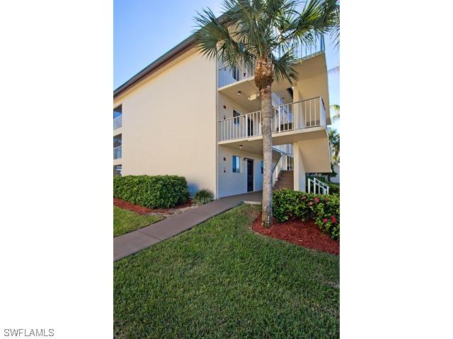 1004 Manatee Rd. #301, Naples, FL