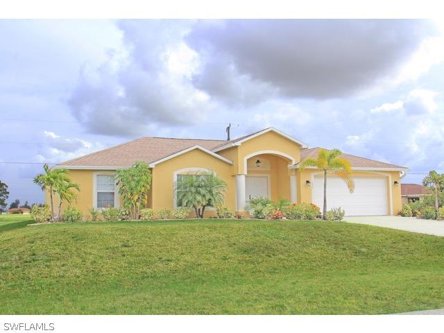 1821 1st Pl., Cape Coral, FL 33993