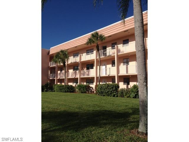 150 Turtle Lake Ct. #203, Naples, FL