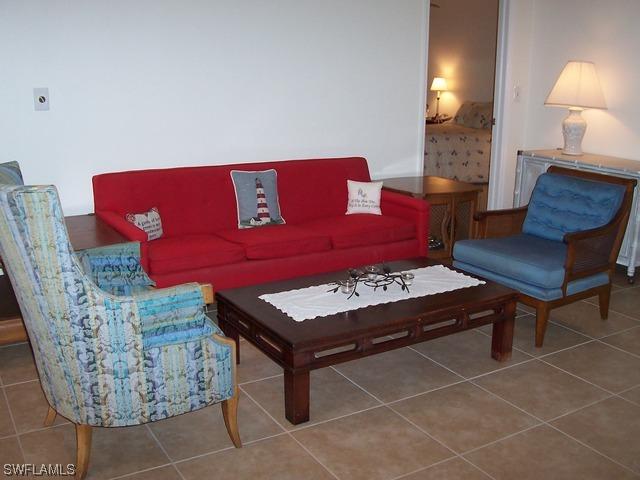 581 Kings Way, Naples, FL 34104