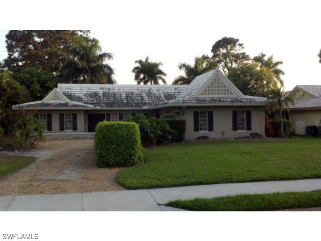 720 Park Shore Dr., Naples, FL 34103