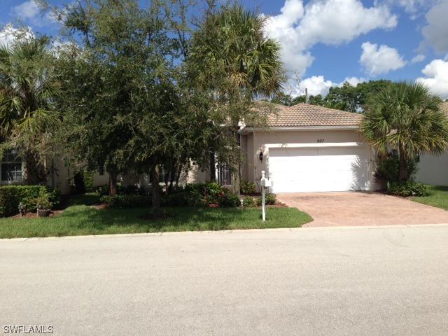 207 Glen Eagle Cir., Naples, FL 34104