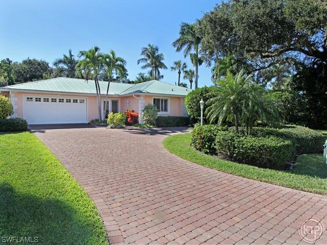 340 Wedge Dr., Naples, FL 34103