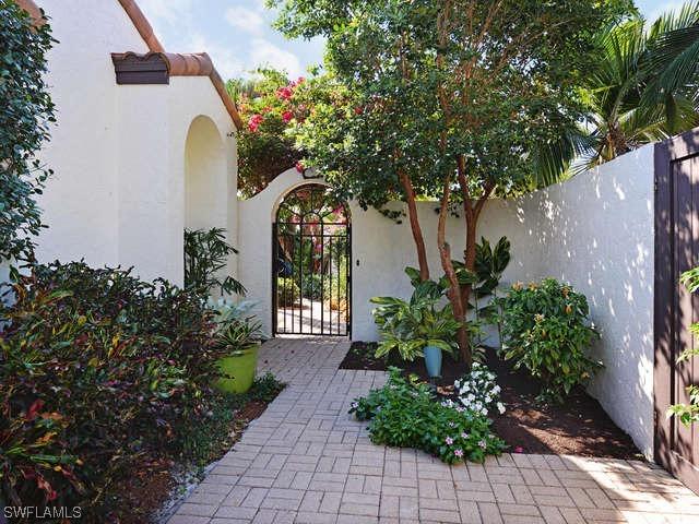 38 Las Brisas Way, Naples, FL