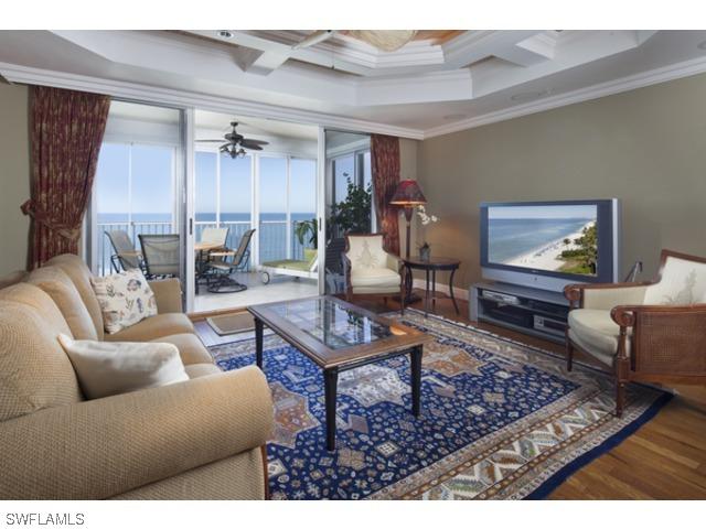 9577 Gulfshore Dr. #803, Naples, FL