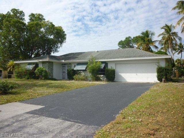 2065 Alamanda Dr., Naples, FL 34102