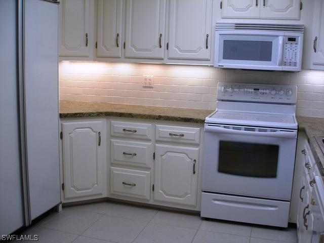 1087 Forest Lakes Dr. #107, Naples, FL 34105