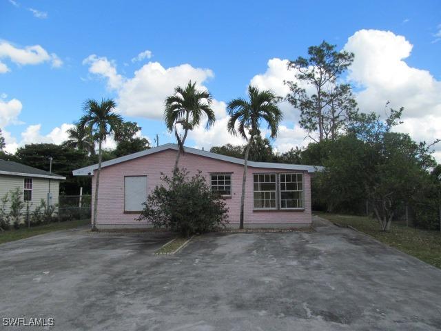 4727 Orchard Ln., Naples, FL 34112