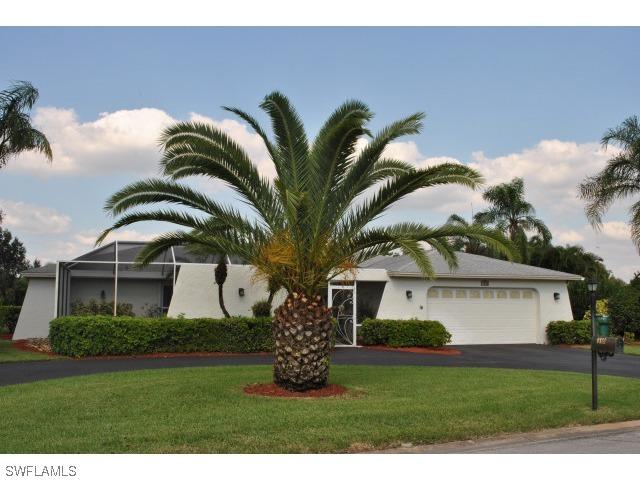 318 Pinehurst Cir., Naples, FL 34113