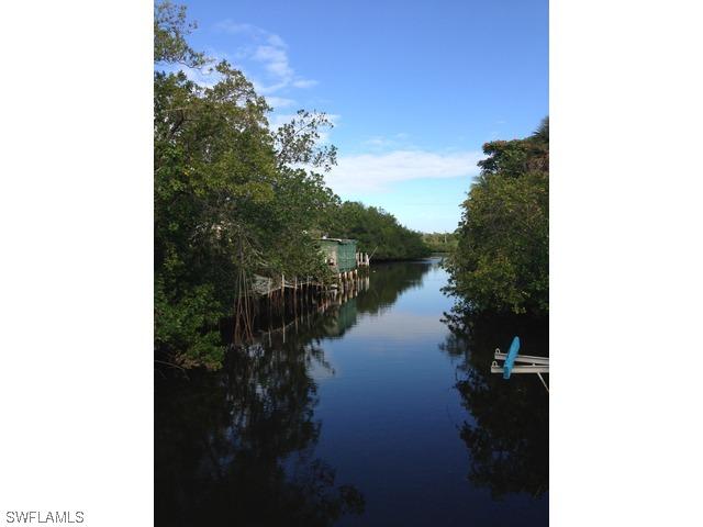 109 Cocohatchee St., Naples, FL 34110