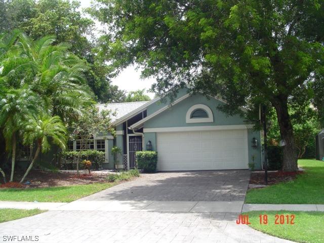 470 Nottingham Dr., Naples, FL