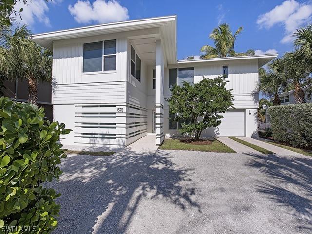 1575 Airway Dr., Naples, FL 34104