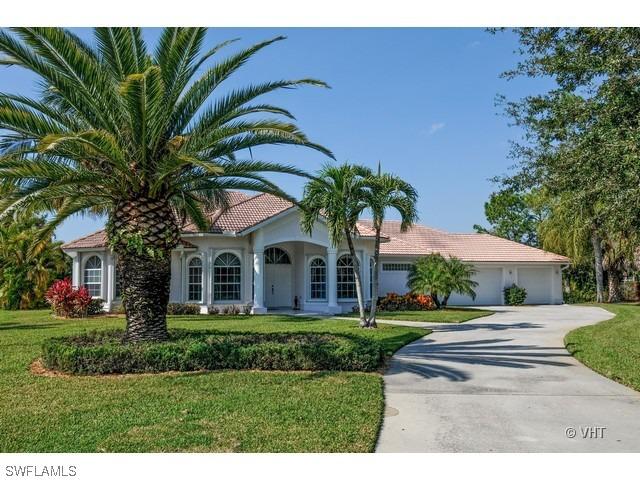 2137 Imperial Cir., Naples, FL 34110