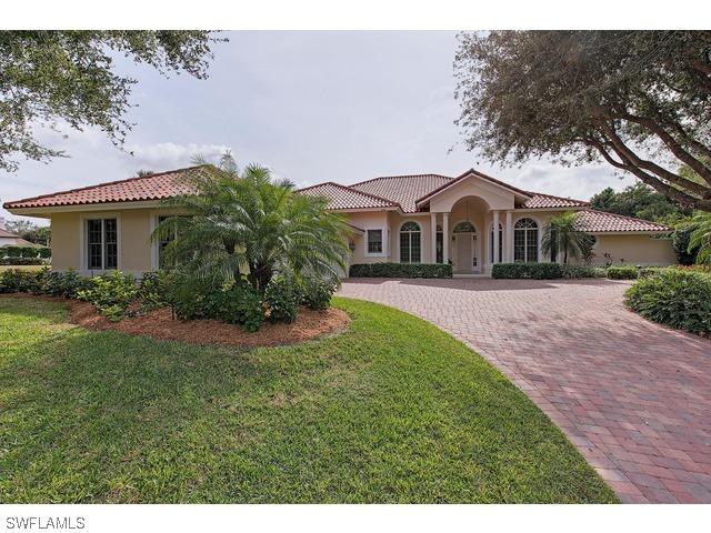 686 Katemore Ln., Naples, FL 34108