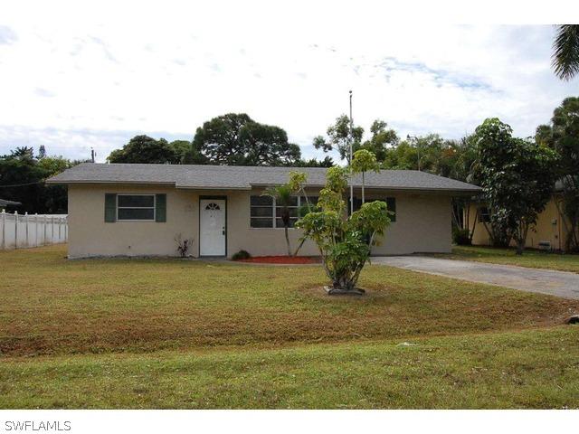 1154 Illinois Dr., Naples, FL 34103