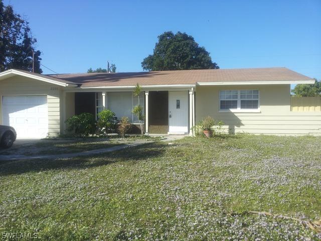 2201 43rd Ln., Naples, FL 34116