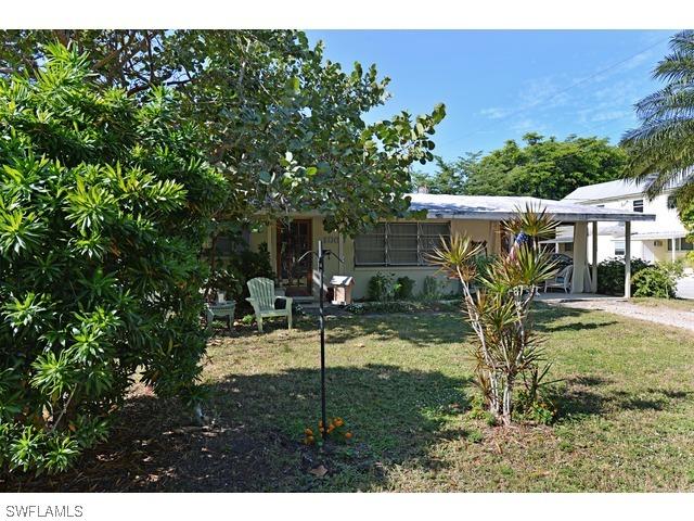 1060 8th St., Naples, FL 34102