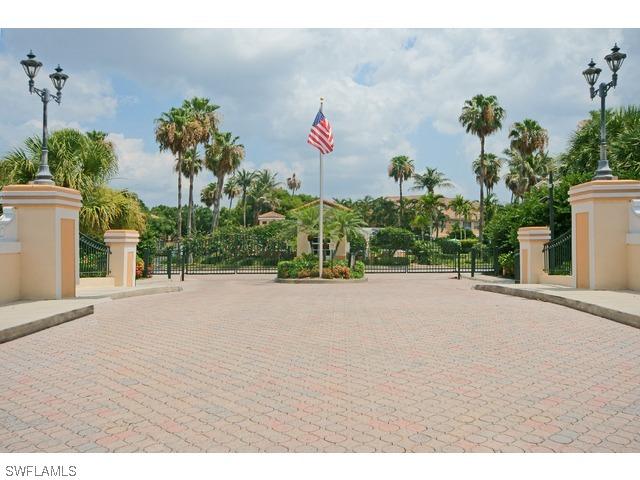 8415 Excalibur Cir. #B2, Naples, FL