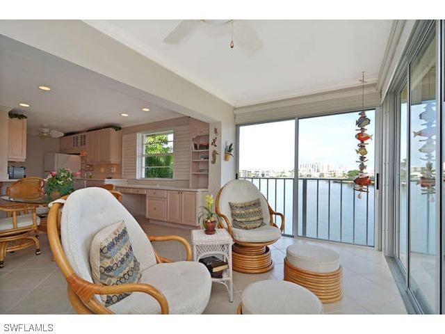 299 Harbour Dr. #212, Naples, FL 34103