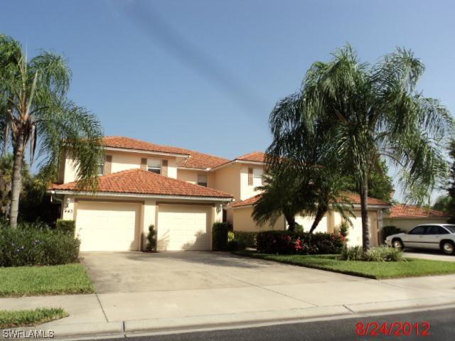 445 Robin Hood Cir. #201, Naples, FL 34104