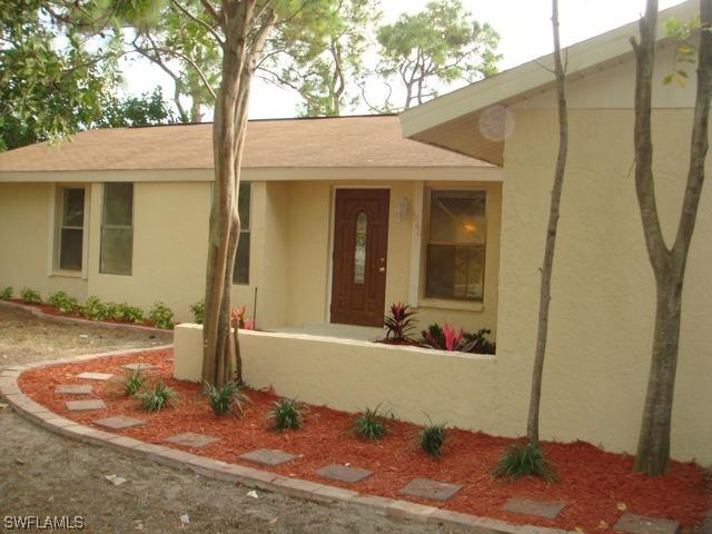 1060 Alhambra Cir., Naples, FL 34103