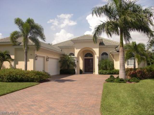 491 Saddlebrook Ln., Naples, FL 34110