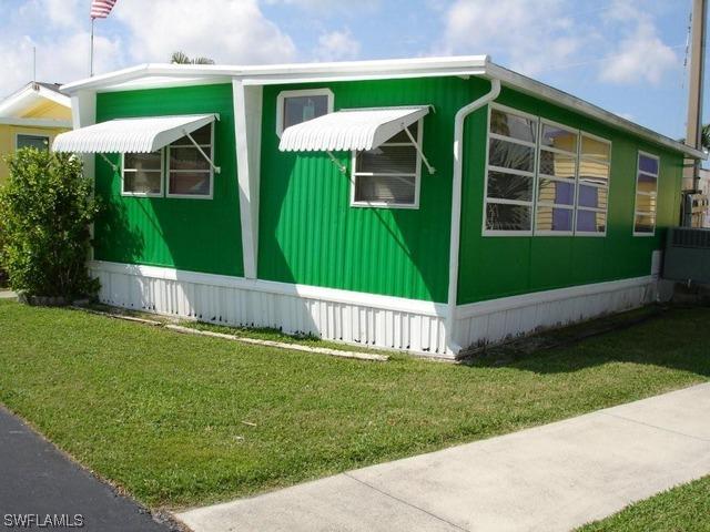 414 Papaya St., Goodland, FL 34140