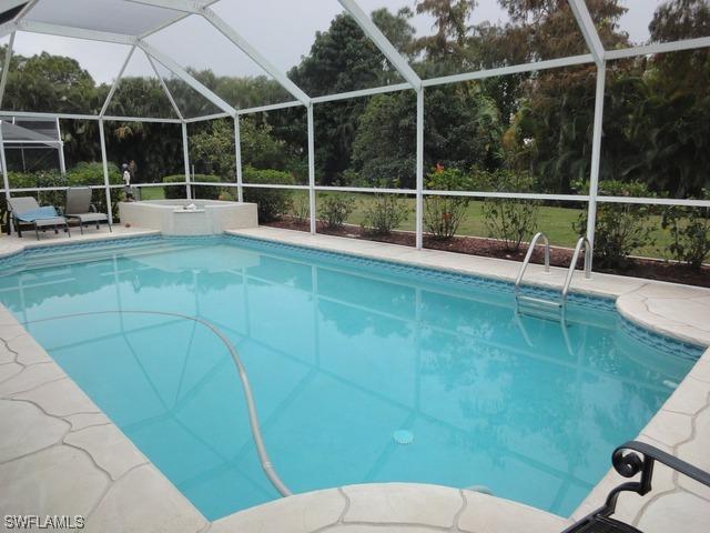 261 Saint James Way, Naples, FL