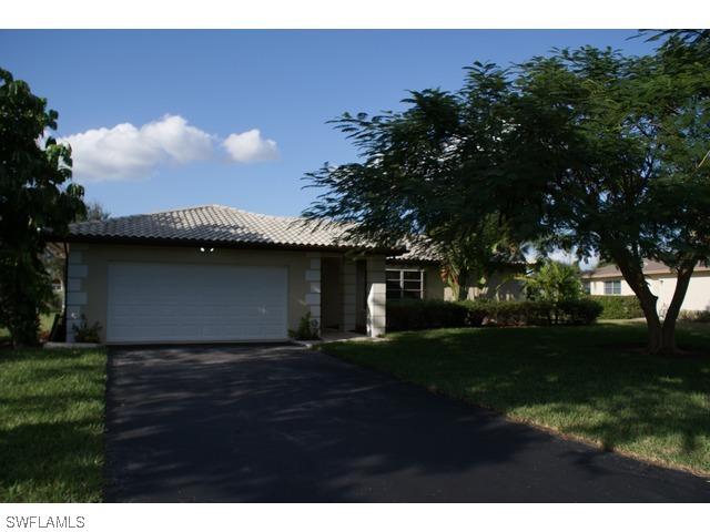 217 Pine Valley Cir., Naples, FL 34113