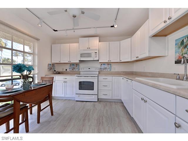 153 Lollypop Ln., Naples, FL