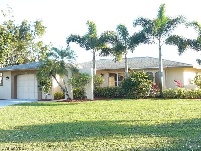 202 Bay Meadows Dr., Naples, FL