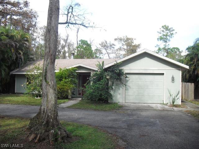 5261 Coral Wood Dr., Naples, FL 34119