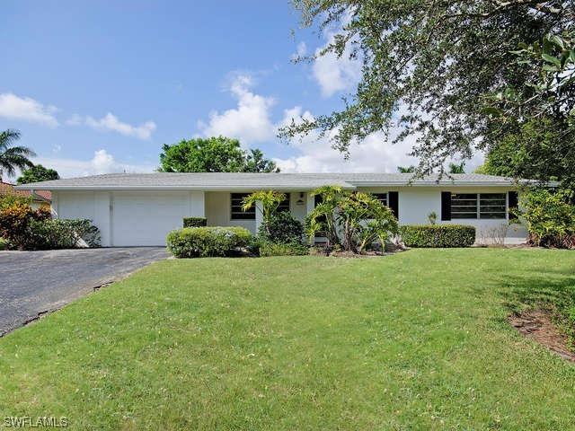 679 Bowline Dr., Naples, FL