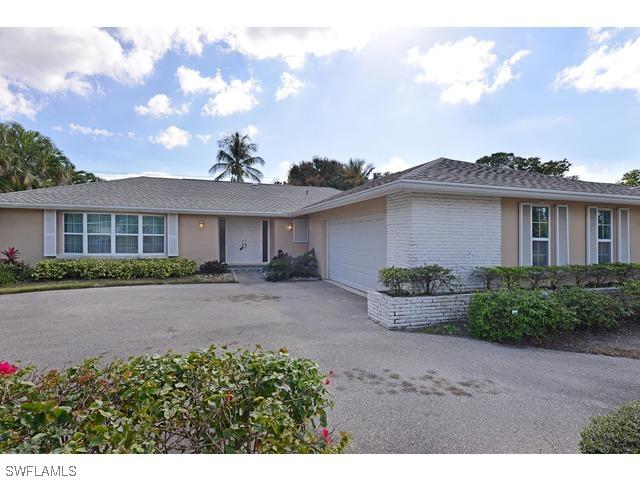 560 Ketch Dr., Naples, FL 34103