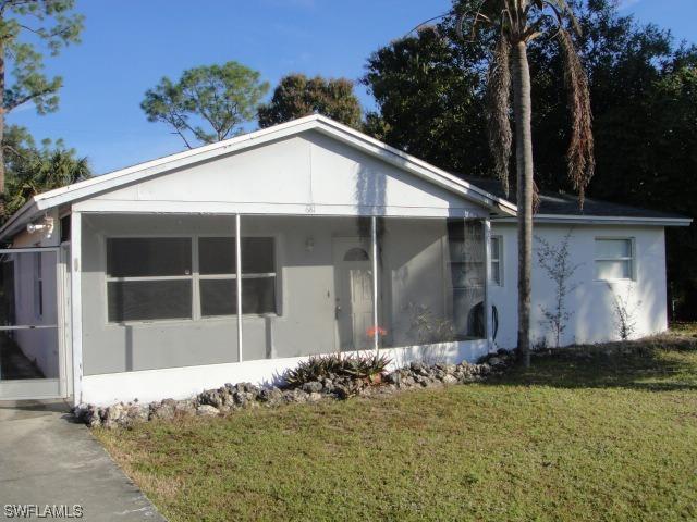 681 Pine Cone Ln., Naples, FL