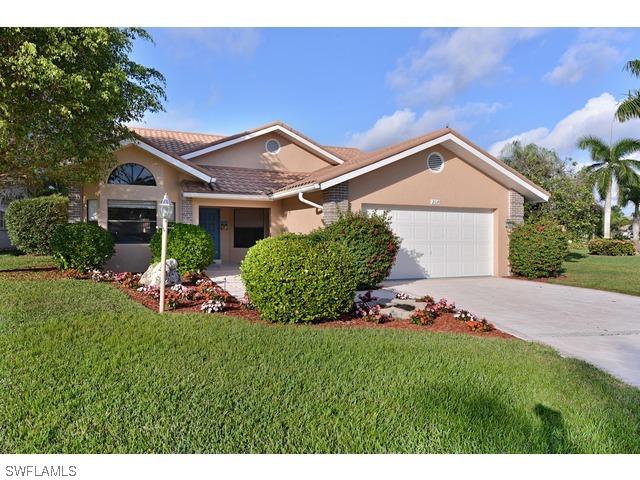 268 Saint James Way, Naples, FL 34104