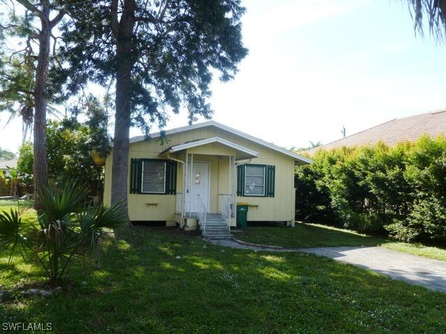 758 107th Ave., Naples, FL 34108