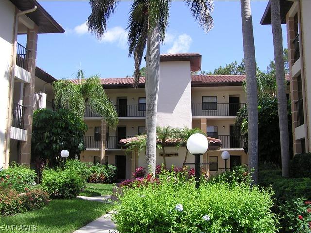221 Fox Glen Dr. #307, Naples, FL
