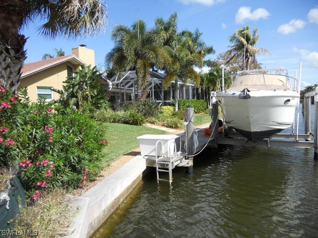 590 16th Ave., Naples, FL 34102