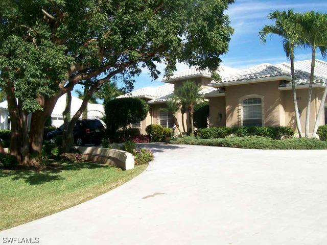 863 Inlet Dr., Marco Island, FL
