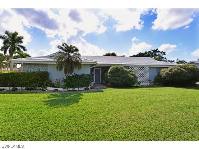 696 Golf Dr., Naples, FL