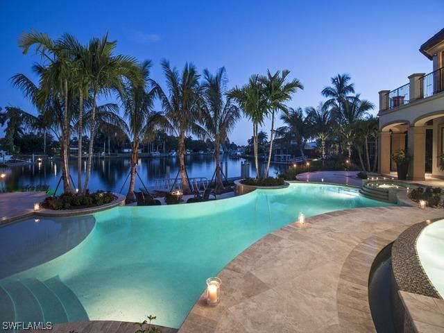 3101 Gin Ln., Naples, FL