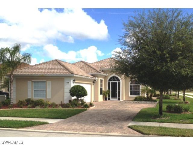 2198 Heydon Cir., Naples, FL 34120
