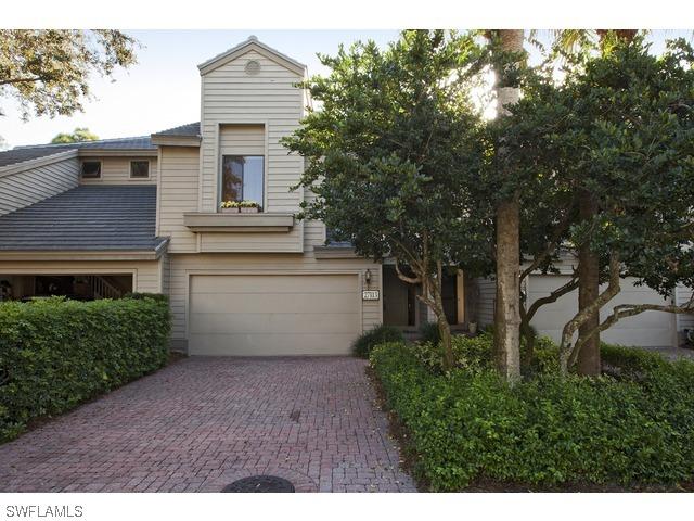 27113 Oakwood Lake Dr., Bonita Springs, FL 34134