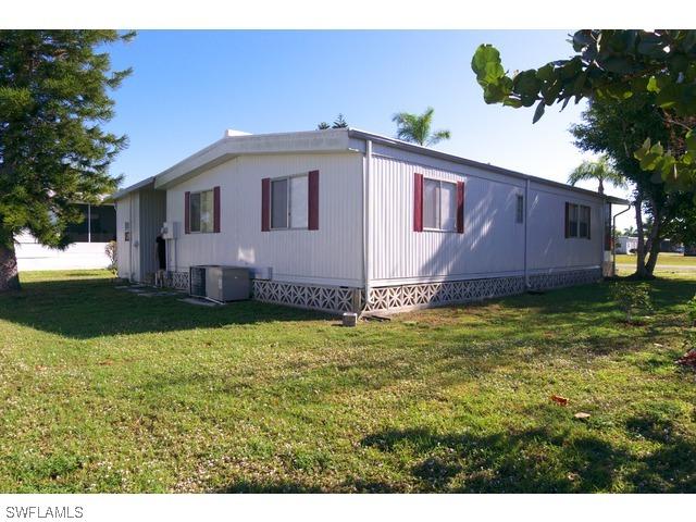 211 Sugar Loaf Ln., Naples, FL