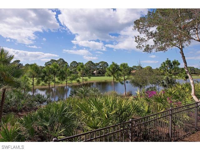 998 Barcarmil Way, Naples, FL