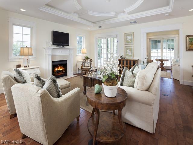 380 6th St., Naples, FL 34102