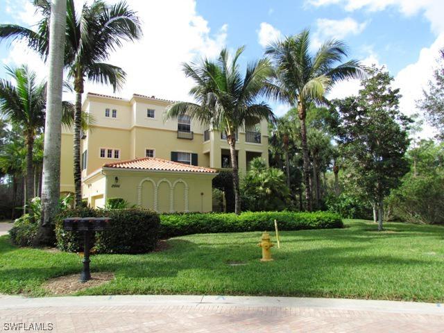 2886 Castillo Ct. #103, Naples, FL 34109