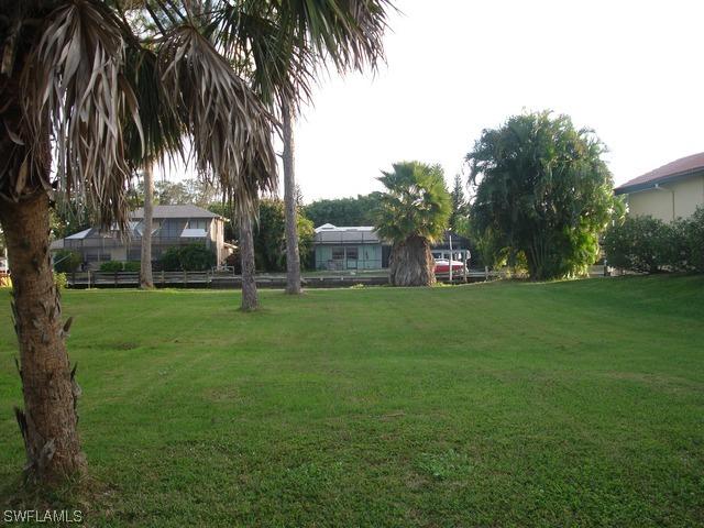 434 Trade Winds Ave., Naples, FL 34108