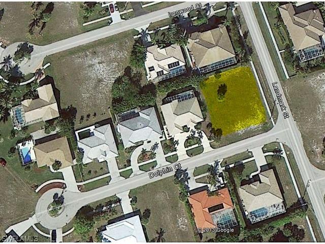 950 Dolphin Ct., Marco Island, FL 34145